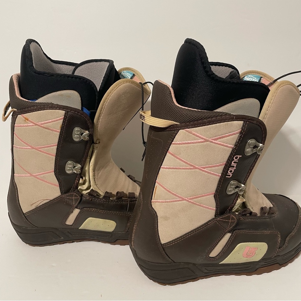 Burton Moto Snowboarding Boots- Women’s size 6